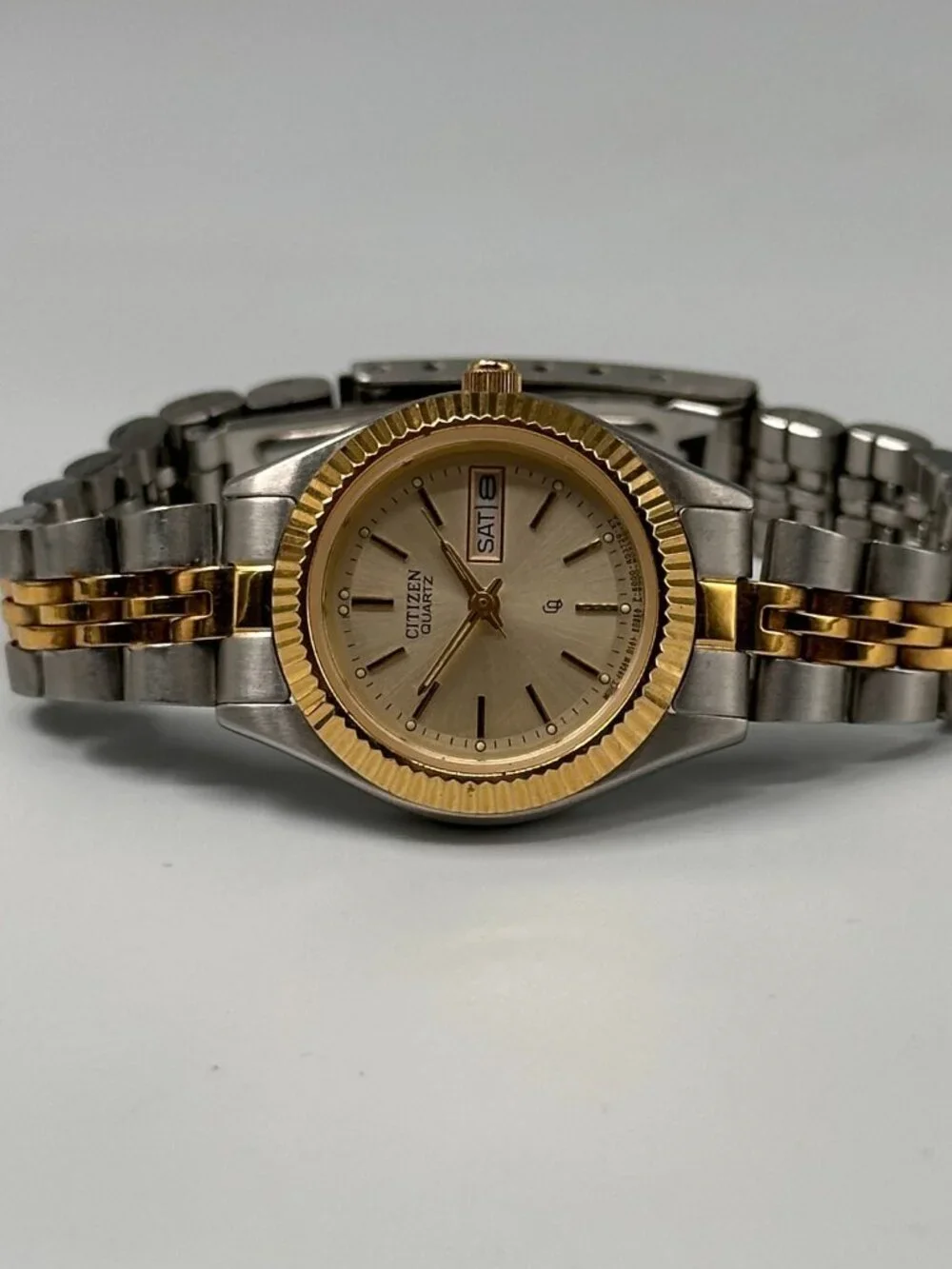 Citizen Watch Women Silver Gold Two Tone Date Not Working Selling As Is Parts